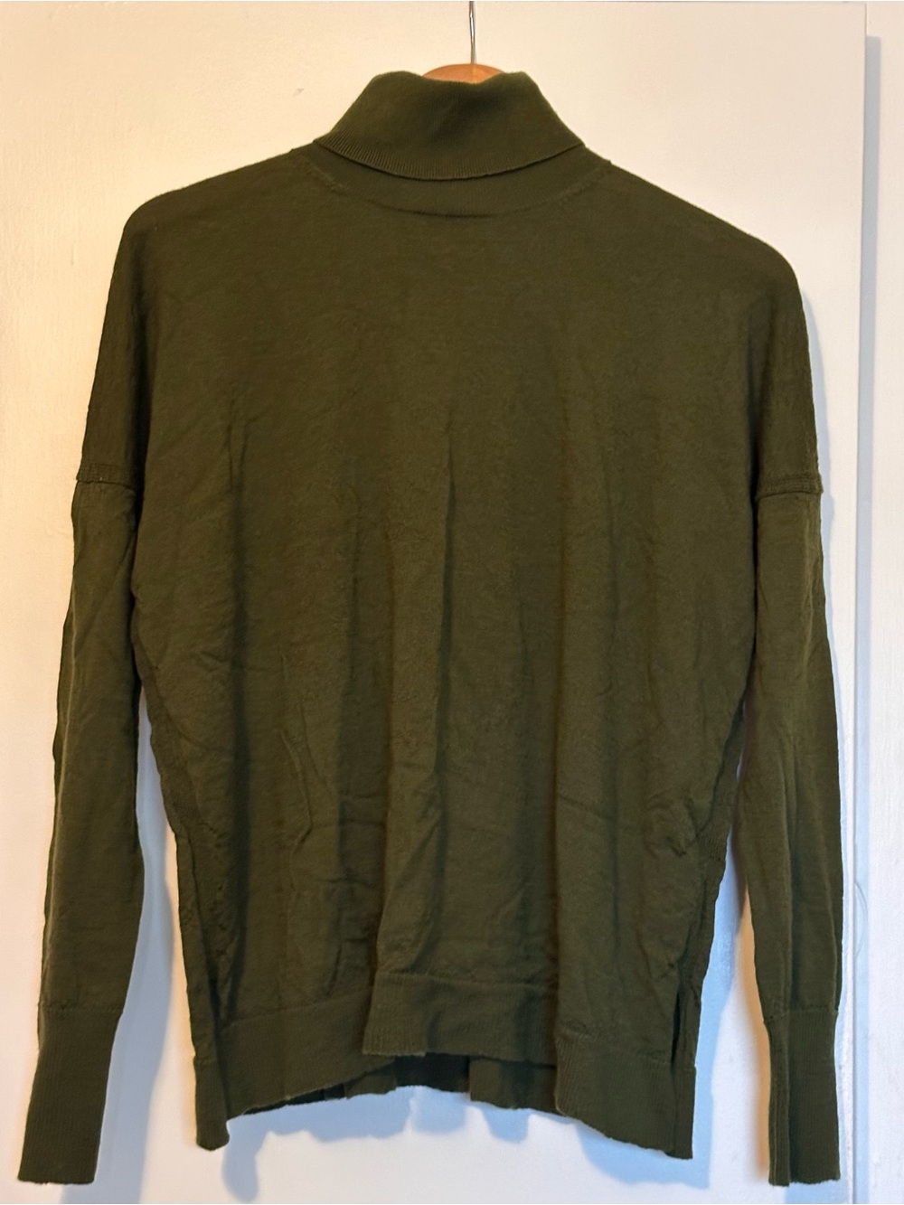 J Crew 100% Merino Wool Olive Green Turtleneck Knit Sweater Large Relaxed Fit